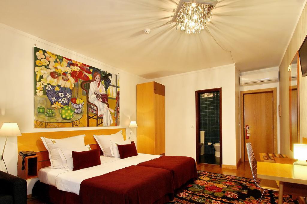 Hotel Mestre De Avis Guimarães Oda fotoğraf