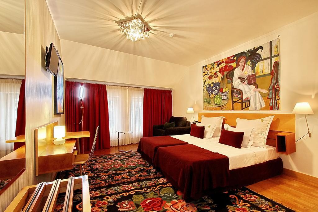 Hotel Mestre De Avis Guimarães Oda fotoğraf